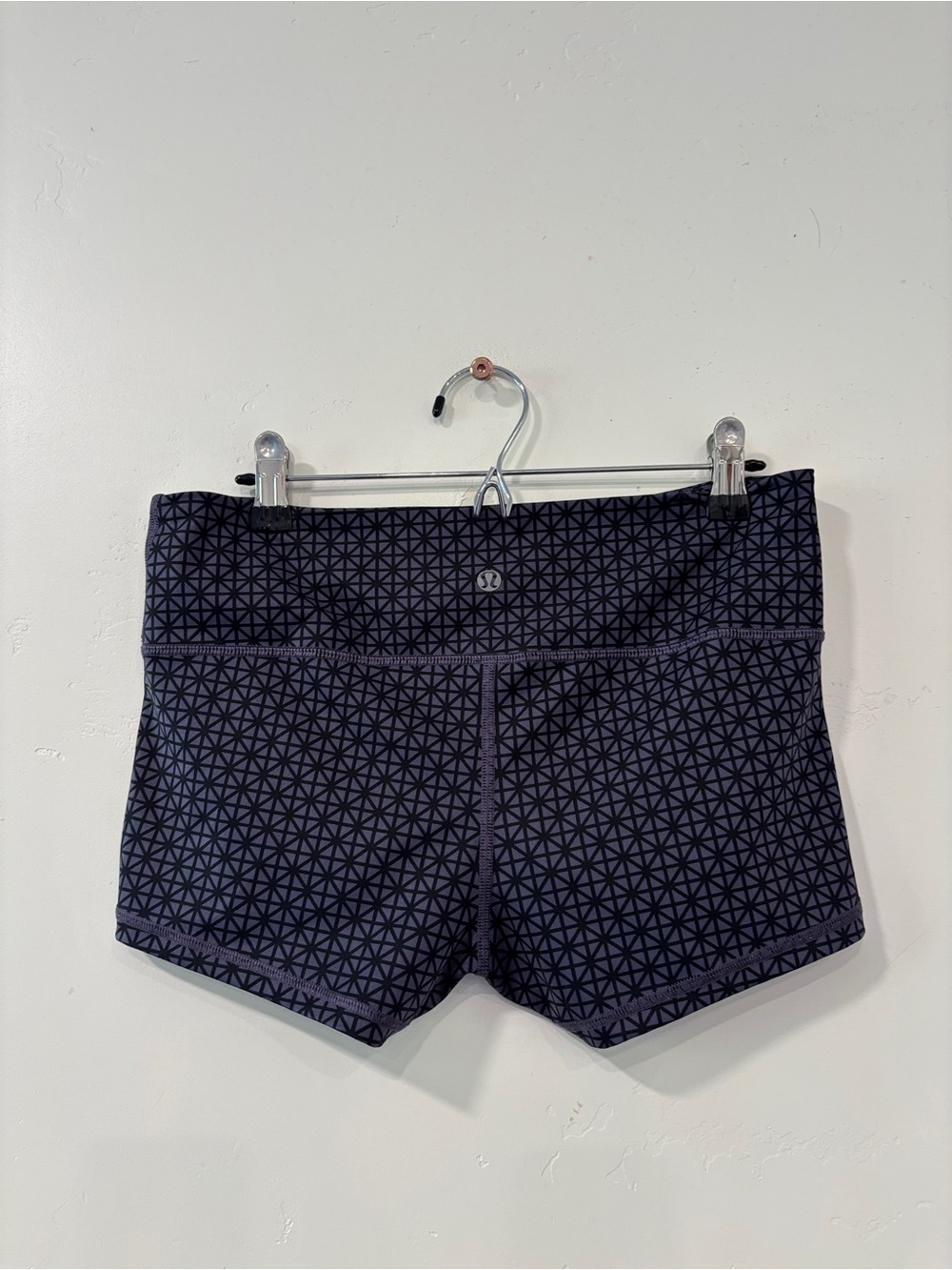 Lululemon Boogie Short Tri Geo Purple / Dark Grey Booty Shorts Women’s Size 6